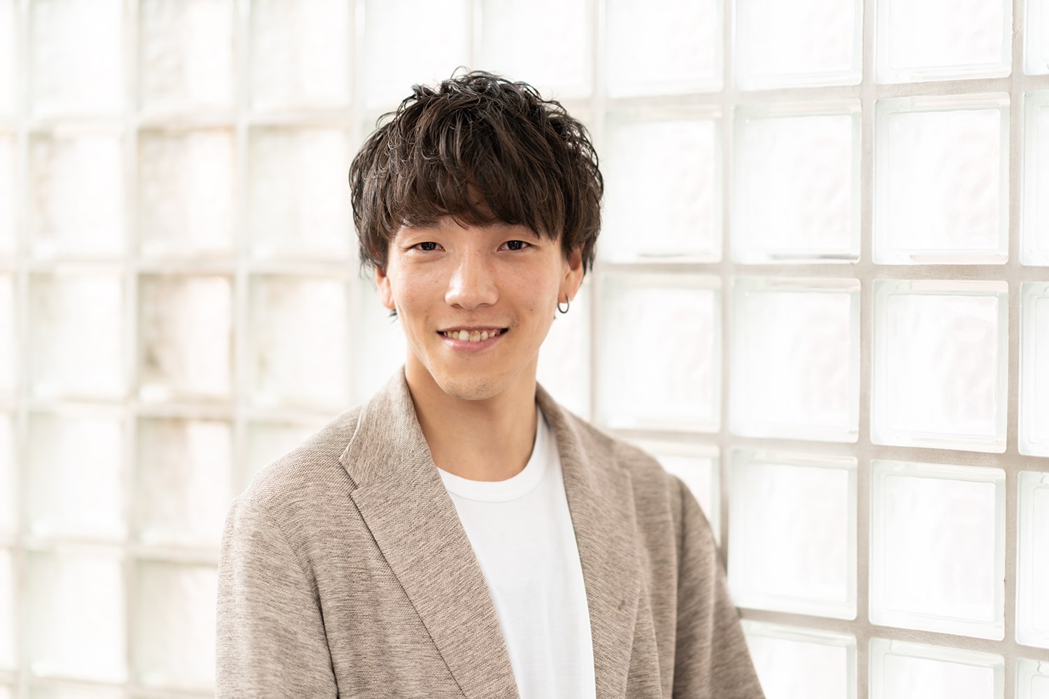 Ramie omotesandoトップスタイリスト・山内大成さん。動物が好きだという山内さん。「今飼っているのはフクロモモンガ。以前はハリネズミも家にいました」