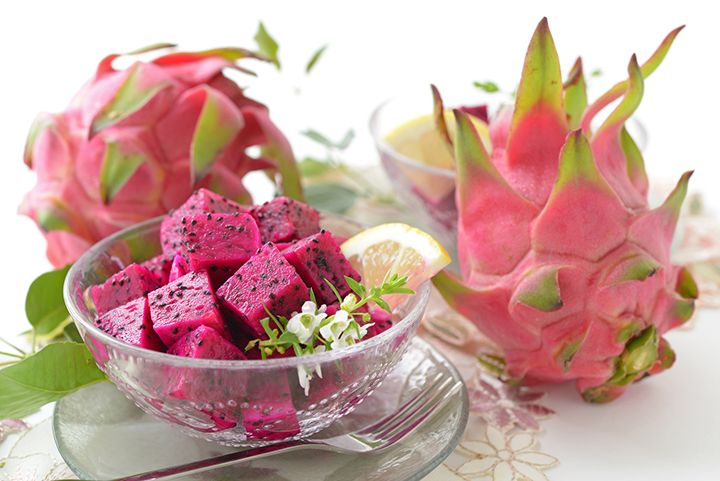 英名は「pitaya」であることから「ピタヤ」と呼ぶこともあるが、「ドラゴンフルーツ」と呼ばれることが多い
