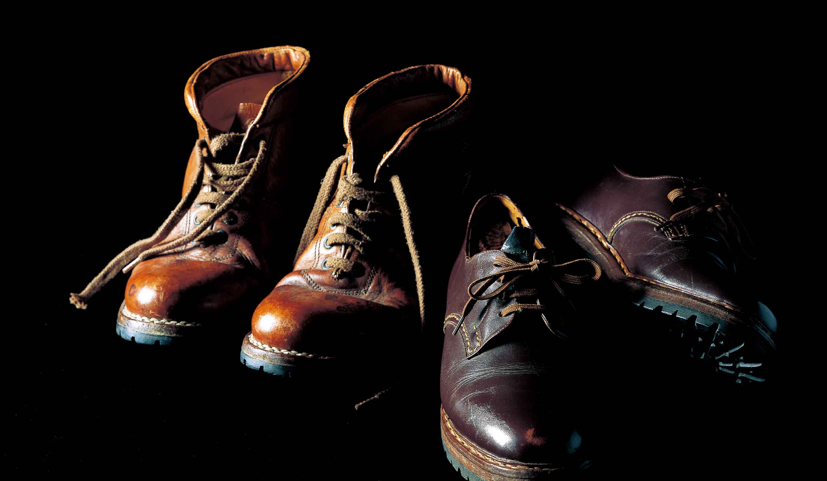 「ロバート・ロウリー」と「アルファンゴ」の靴