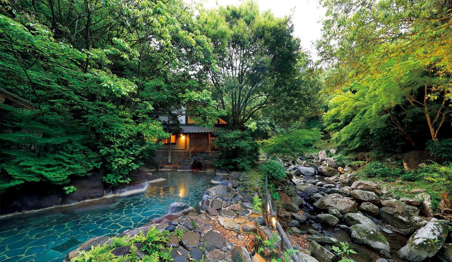 嬉野温泉で最も広い「椎葉山荘」自慢の露天風呂「椎葉の湯」
