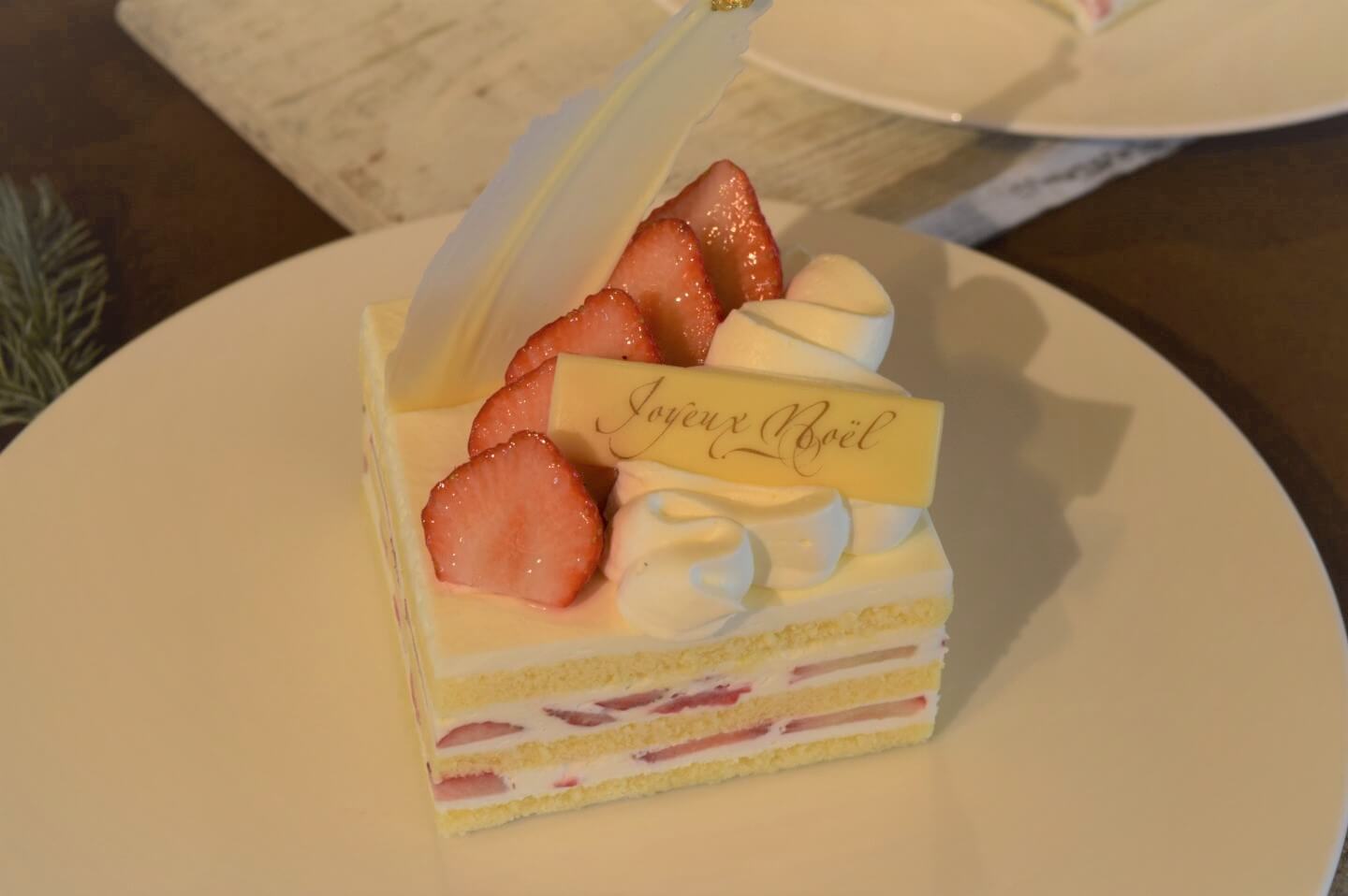 京王プラザホテルのクリスマスケーキ「フレジェ」デュオの画像