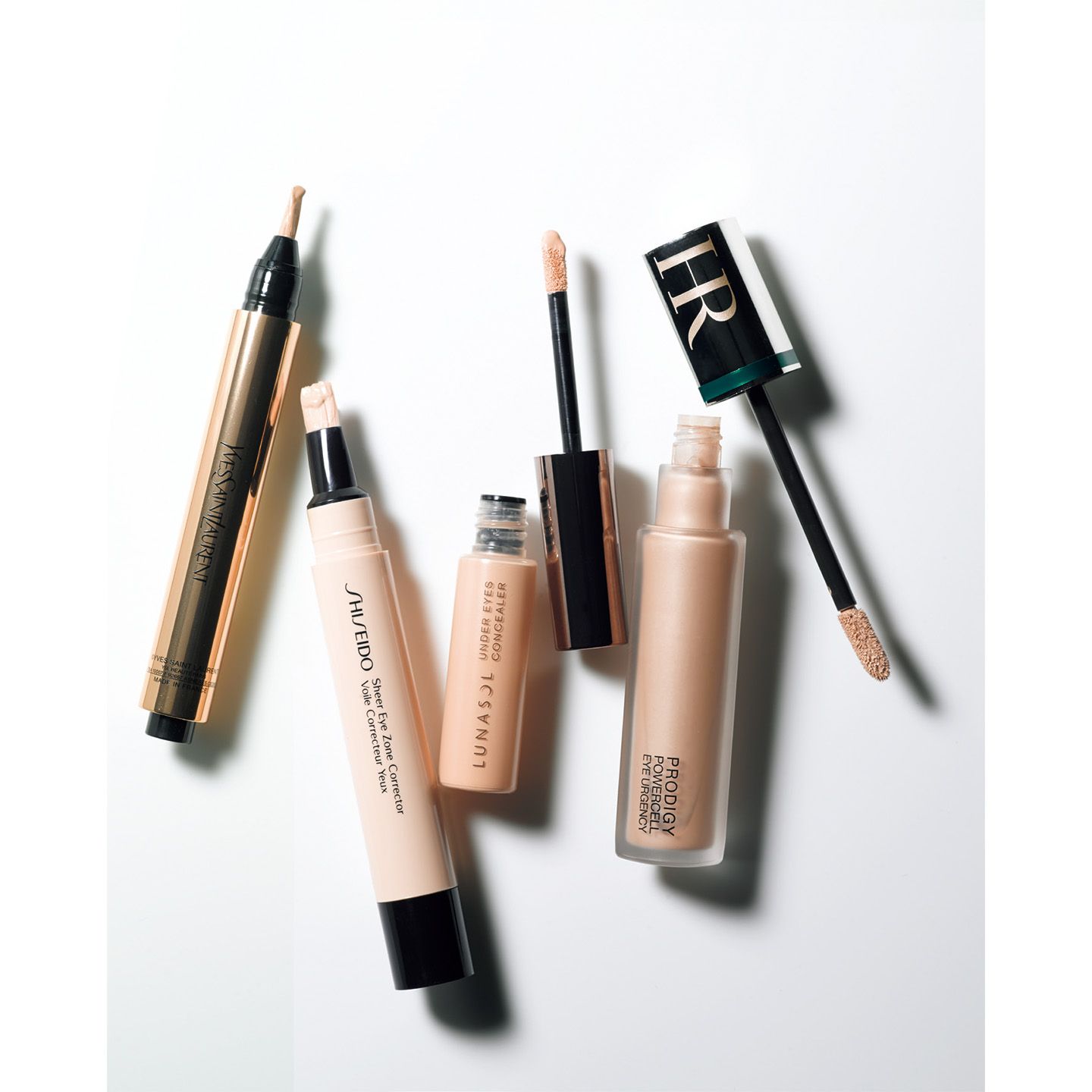 左から/イヴ・サンローラン・ボーテ ラディアント タッチ 全6色 ¥5,000、資生堂インターナショナル SHISEIDO シアー アイゾーン コレクター 全4色 ¥3,600、カネボウ化粧品 ルナソル アンダーアイズコンシーラー 全5色 ¥3,000、ヘレナ ルビンスタイン P.C. アイ プライマー 全2色 7.9ml ¥5,400