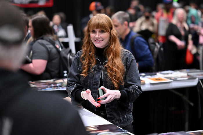 2025年10月11日、ニューヨーク・コミコン2025でのファンサービスの様子。