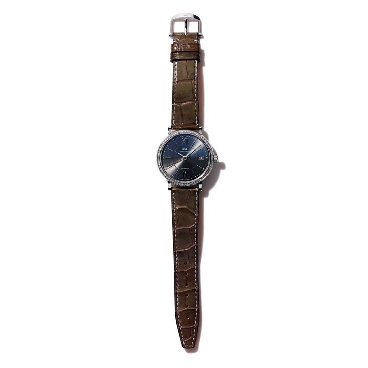 時計［ケース：ステンレススチール×ダイヤモンド　ケース径：37mm　ストラップ：アリゲーター自動巻き］￥1,090,000（IWC）　[Precious2018年12月号146＿03ページ] 