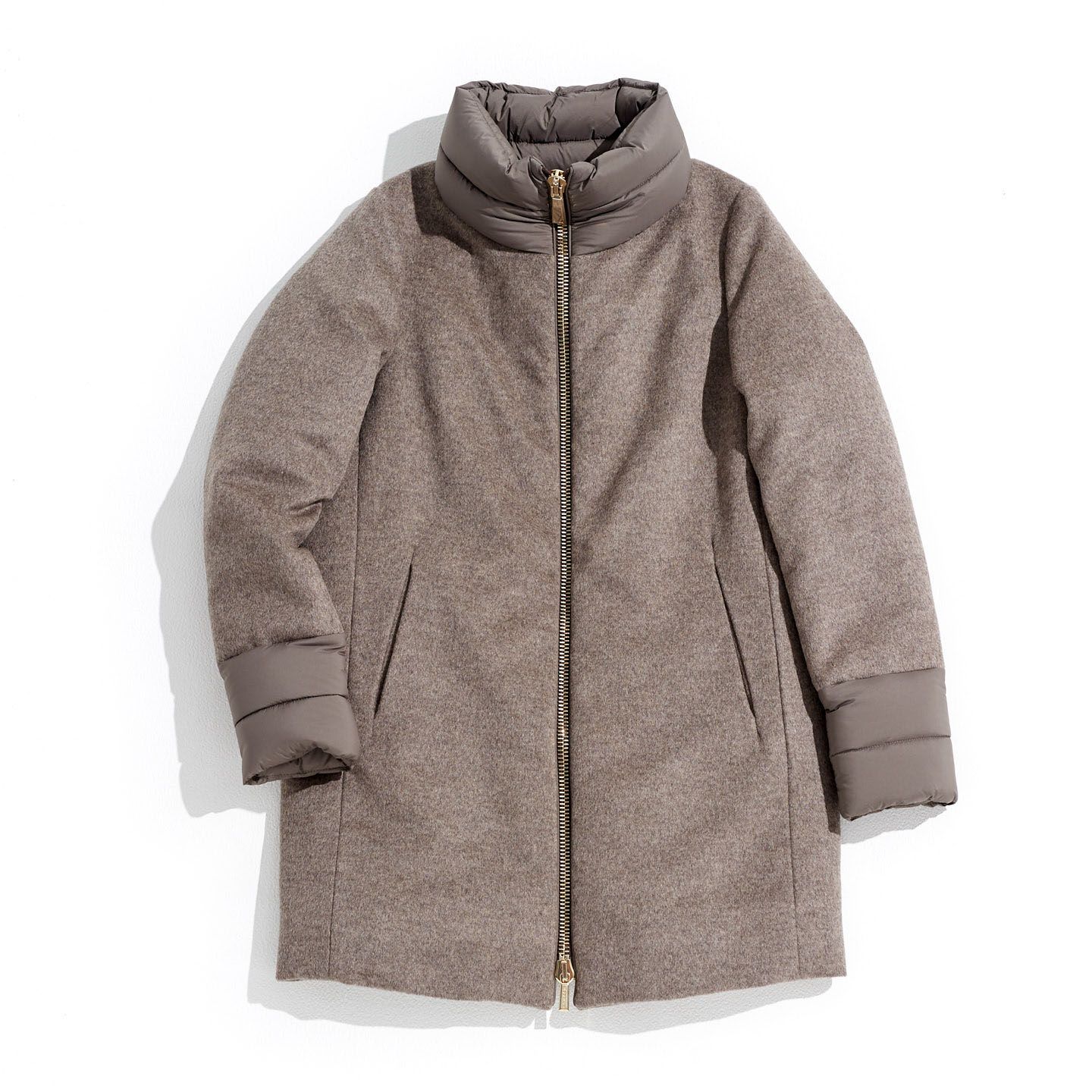 表地にウールカシミヤが使用されたダウンコート¥190,000(税抜)
