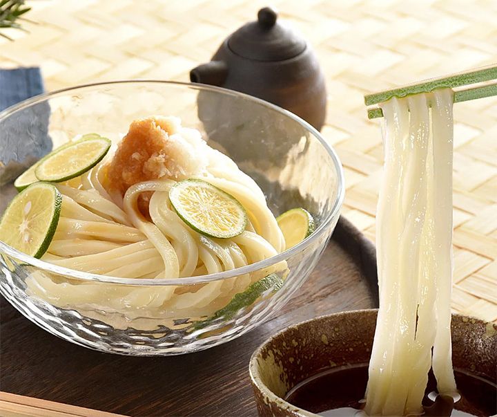 うどん「ざるうどんと生醤油 讃岐うどんセット」(さぬきうどんの亀城庵)