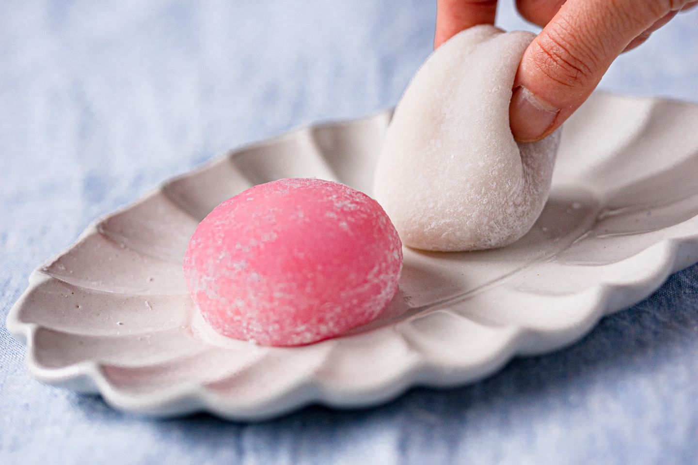 「Daifuku」をつまんでいる写真