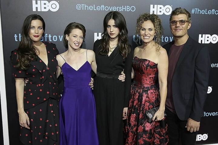 左から共演のリヴ・タイラー、キャリー・クーン、エイミー・ブレネマン、クリス・ジルカ。