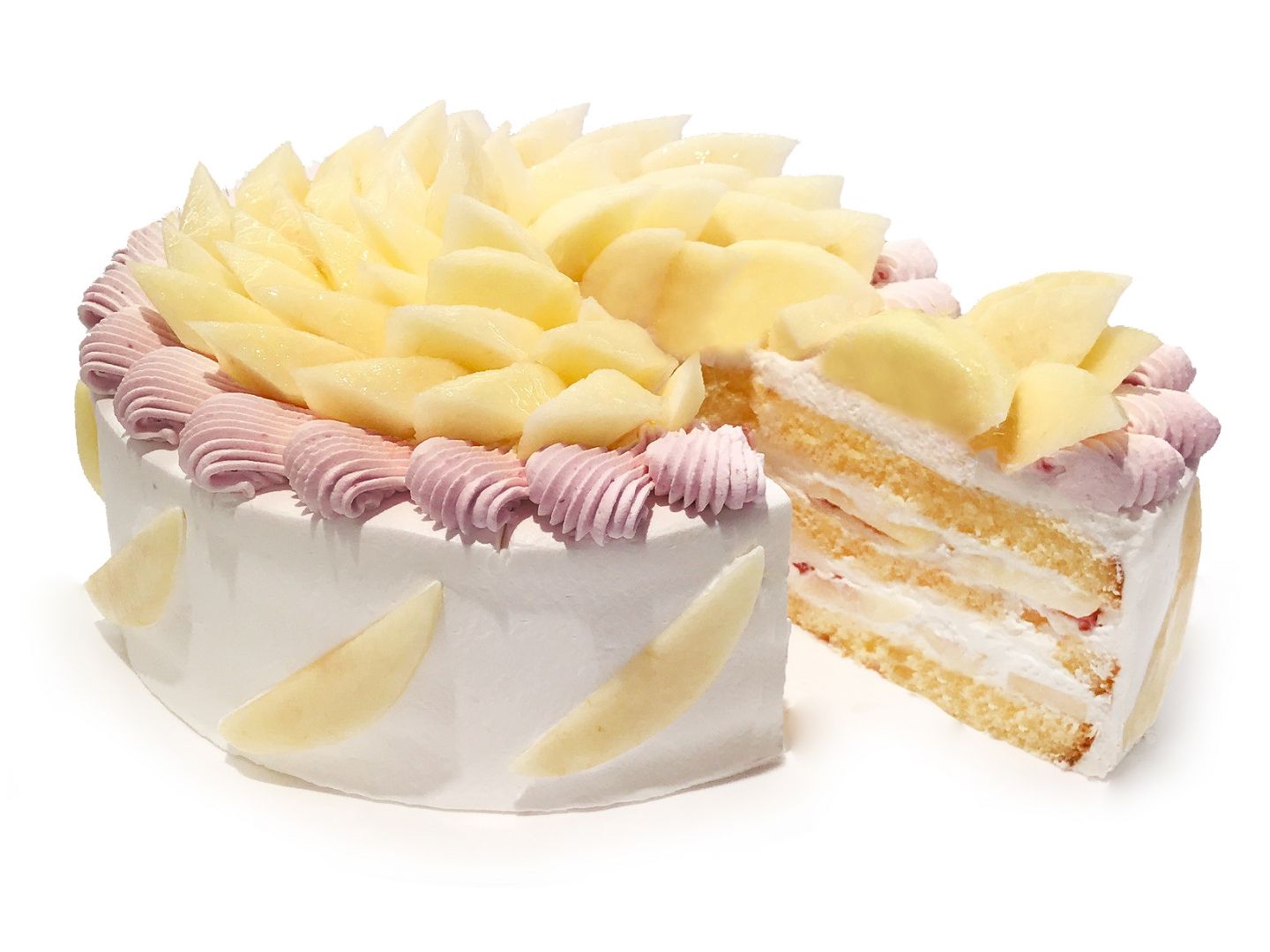 桃とチェリークリームのショートケーキの写真