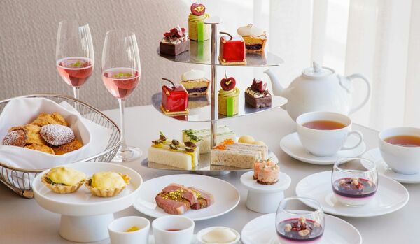 【フォーシーズンズホテル丸の内 東京】宝石のようにきらめく「チェリー アフタヌーンティー」体験レポート