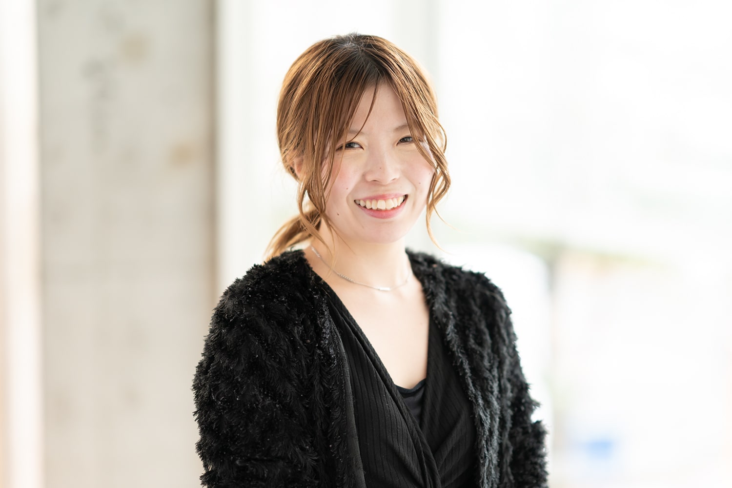 U-REALM ginzaスタイリスト・Saoriさん。「お客様と長く付き合っていけるような関係づくりを毎日意識しています。長く愛されるスタイリストになりたいです」