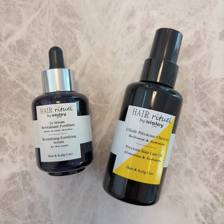 左／シスレー ヘア リチュアル フォーティファイング セラム フォー ザ スカルプ 60ml ￥31,900　右／シスレー ヘア リチュアル プレシャス ヘアケア オイル 100ml ￥17,050