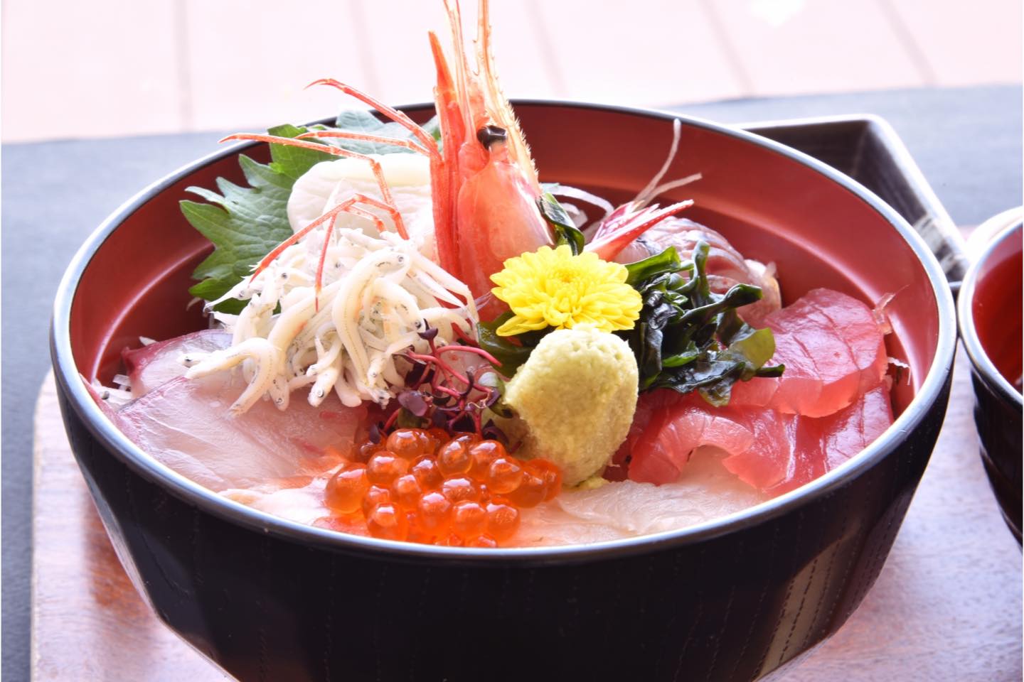 海鮮丼にはエビがなくっちゃ!