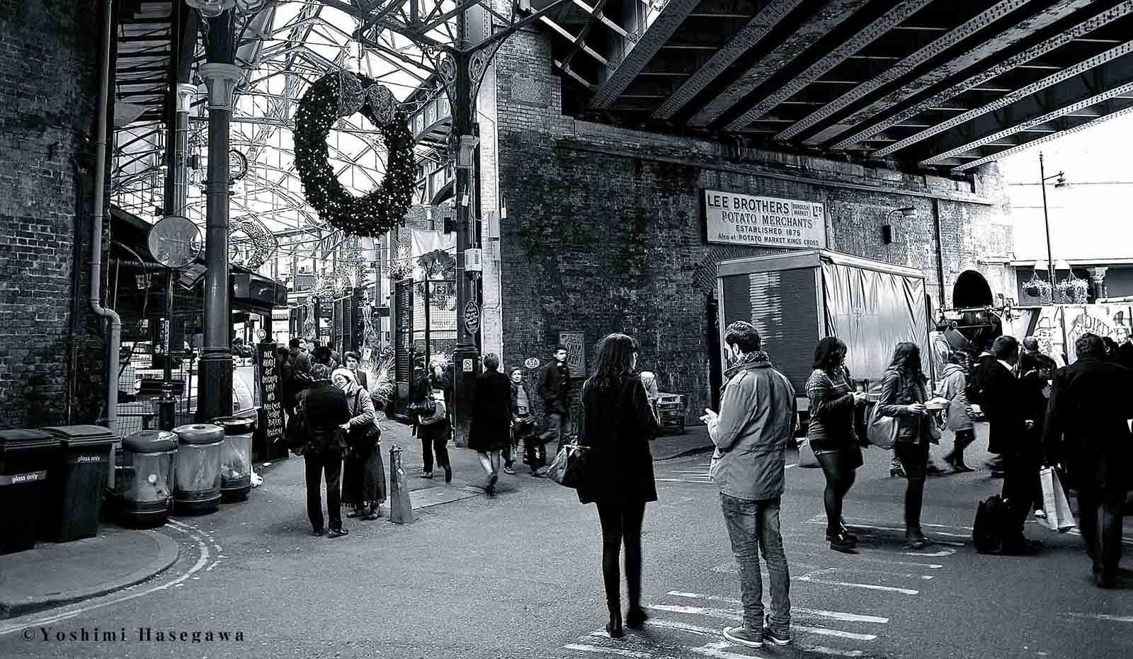 地下鉄ロンドンブリッジの駅に直結しているバラ・マーケット