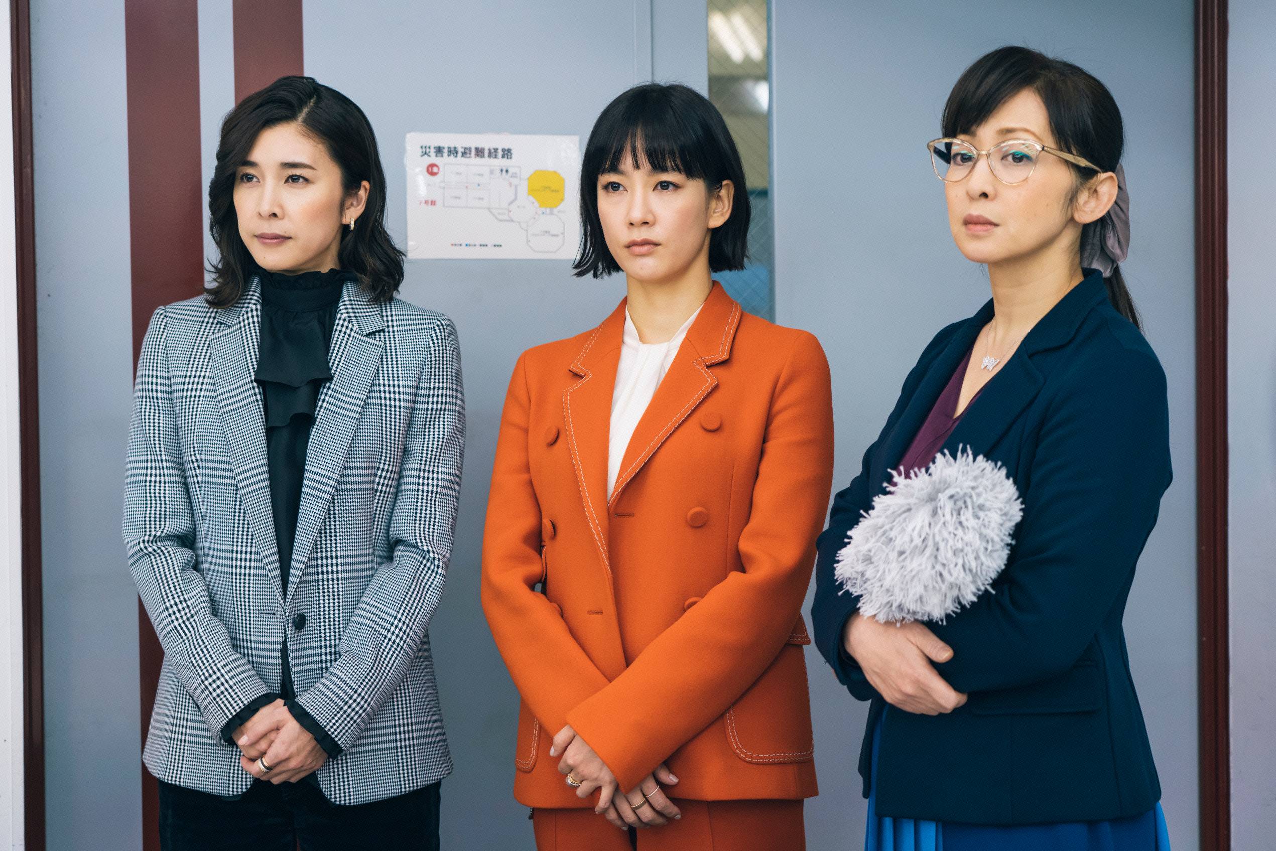 真野聖子(斉藤由貴さん)の「アイビーの葉」のペンダントが可愛い! それにしても与田は本当にオレンジ好きですね。