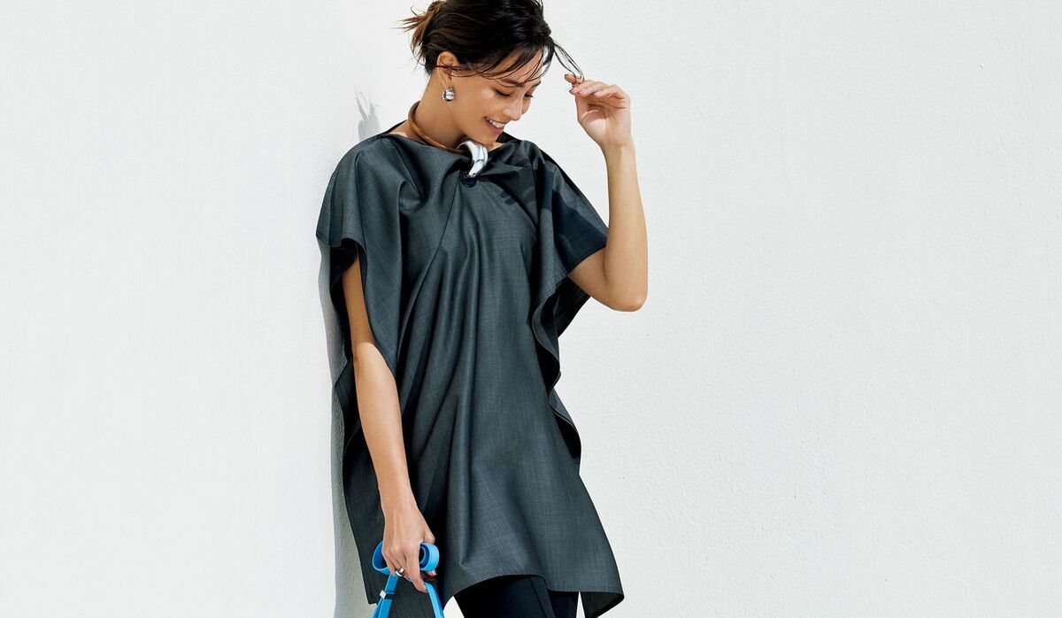 美品　フェラガモ　アンクルストラップ　かかとストーン　サンダル 黒　23cm 美品 フェラガモ アンクルストラップ かかとストーン サンダル