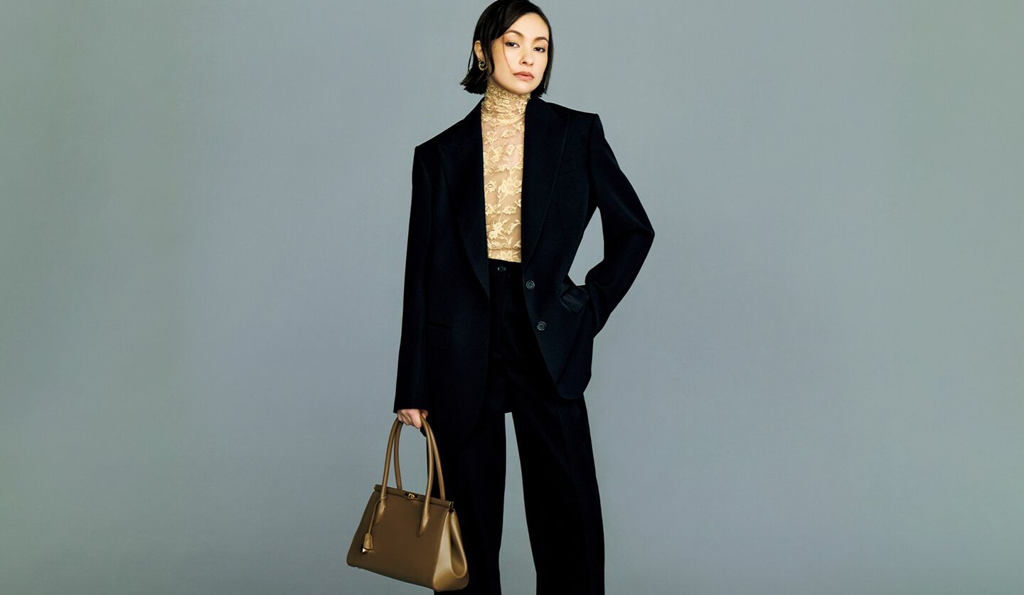 「ドルチェ＆ガッバーナ」の、タキシード風テーラードジャケットの着こなし