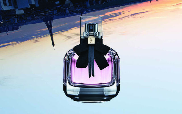 YSL『モン パリ オーデパルファム』は、燃え上がる恋を表現した