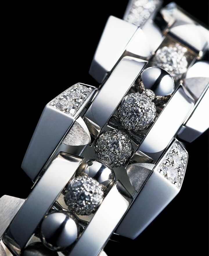 カルティエ『クラッシュ ［アン］リミテッド』