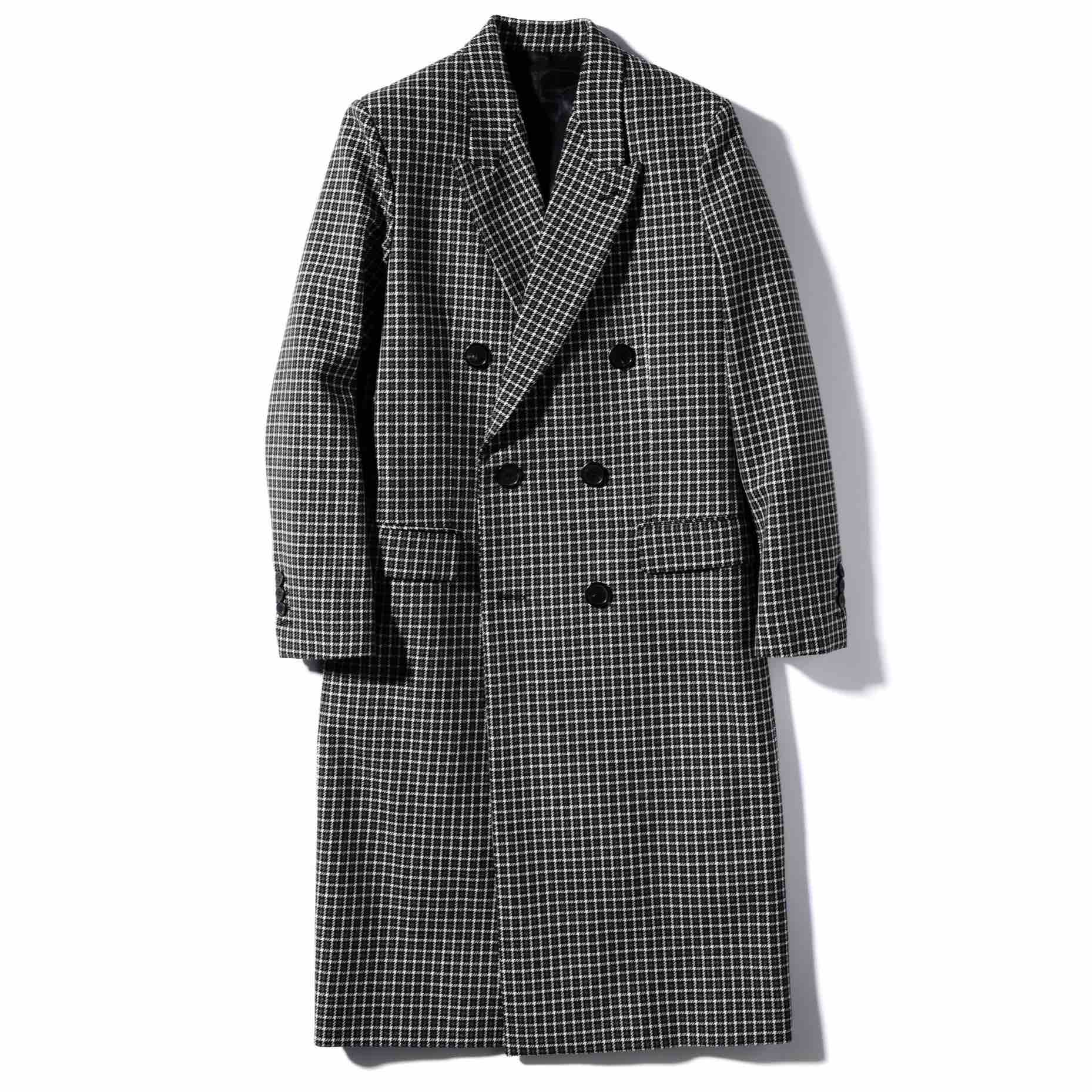 コート¥230,000(アミ オモテサンドウ〈アミ アレクサンドル マテュッシ〉)※サイズ:48・着丈120cm 編集部調べ