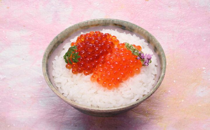 北海道千歳市の「【ふるさと納税】佐藤水産 いくら醤油漬2種味比べ 125g×各1個」