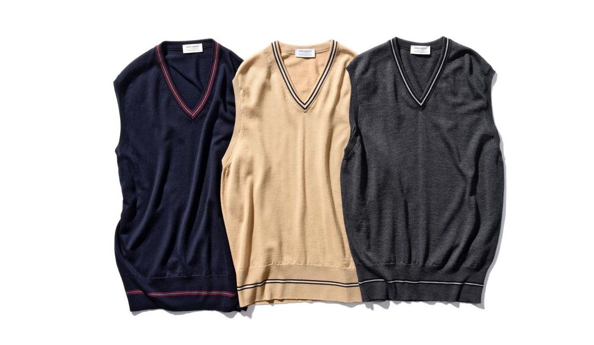 ニットベスト各¥27,000(トゥモローランド〈ジョン スメドレー × トゥモローランド〉)
