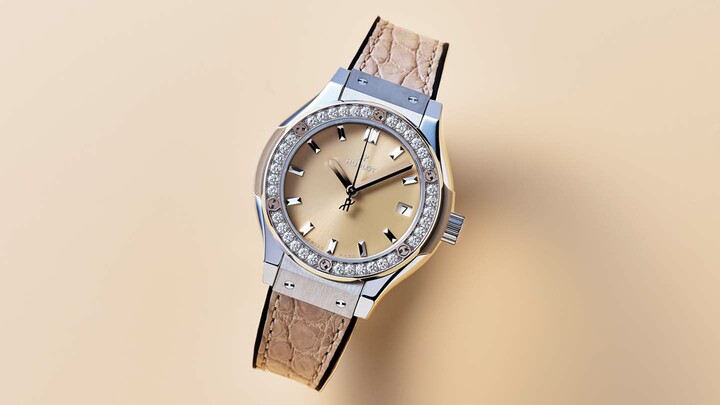 ウブロの高級時計『クラシック・フュージョン チタニウム トープ ダイヤモンド』