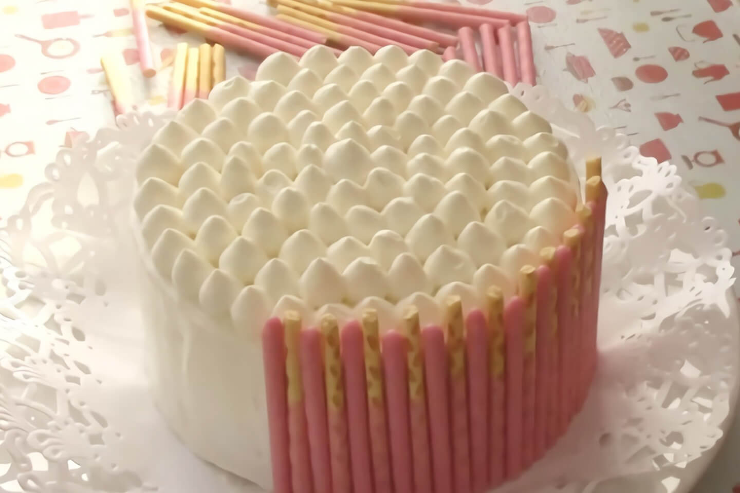 いちごポッキーケーキ