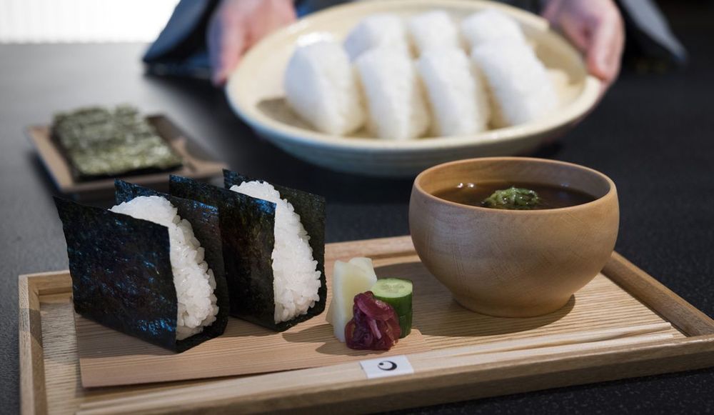 星のや東京の おにぎり が美味すぎる 宿泊者だけの憩いの場 お茶の間ラウンジ の秘密 Precious Jp プレシャス