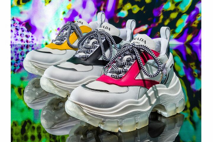 スニーカー【ヒール7.5cm】各¥109,000(税抜・予定価格) ※イエローは日本限定色