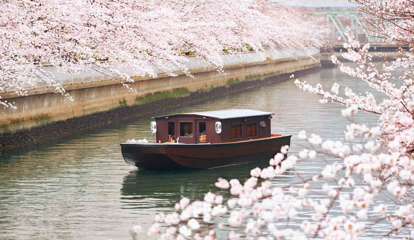 星のや東京の「春日向の花見舟」