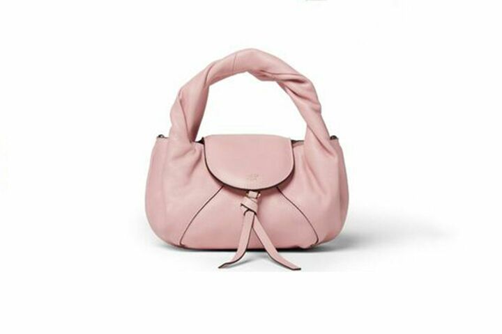 「フェンディ」のバッグ