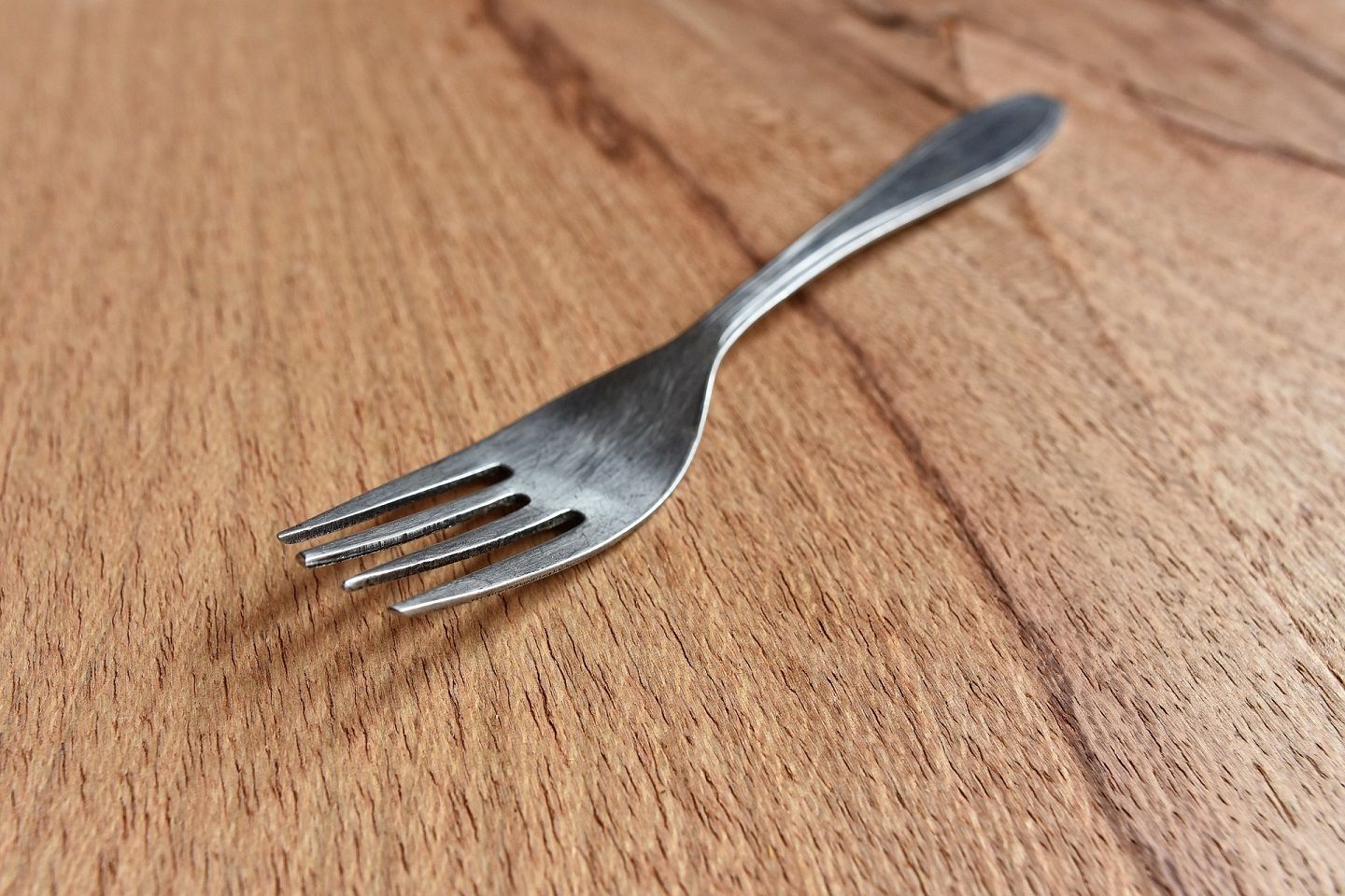 食卓は使い捨てシートで清潔に