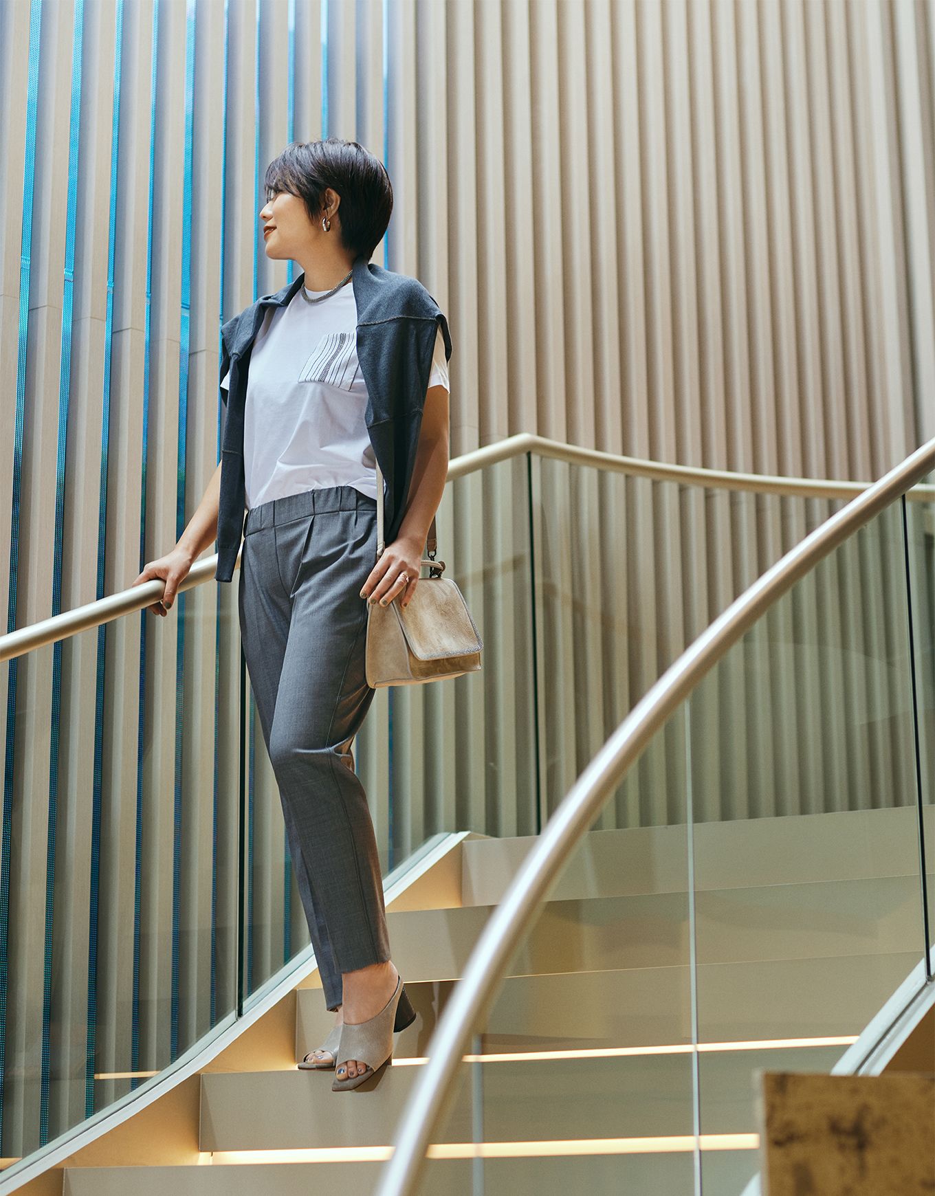 大人コーデ_1,春コーデ_1,Tシャツ_1,パンツ_1,バッグ_1,ネックレス_1
