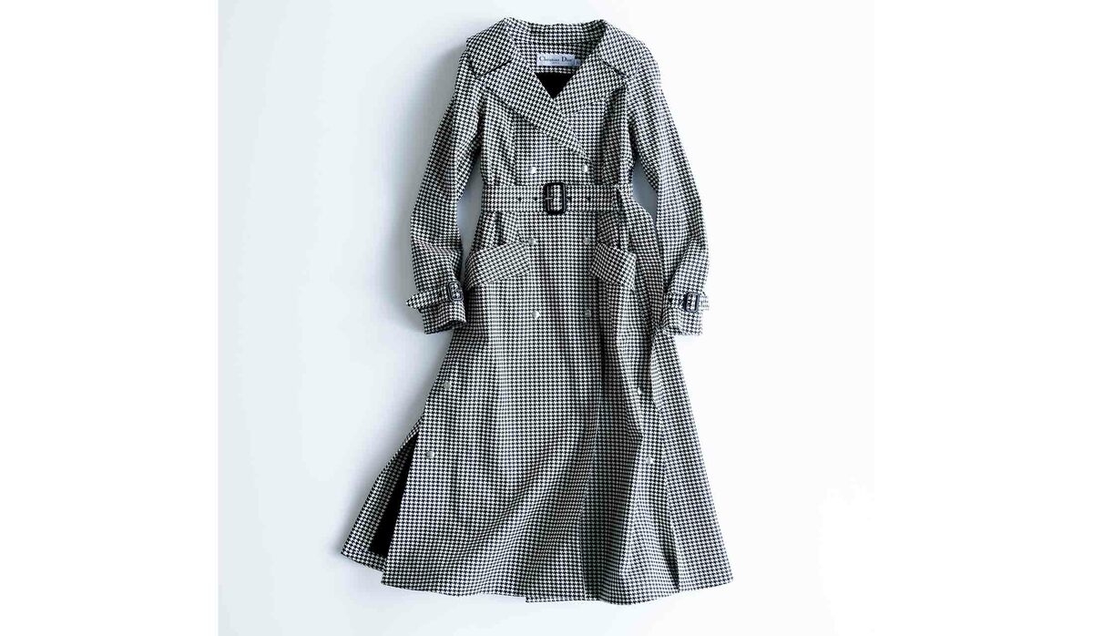 美しいシルエットで優雅な女性らしさを演出！ディオールの千鳥格子柄