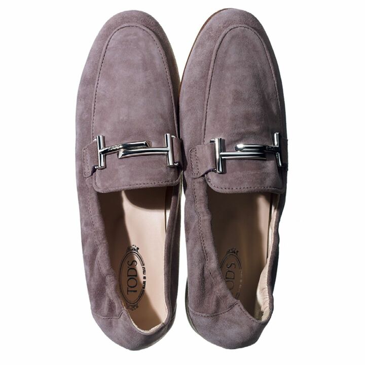 靴「ダブルTモカシン」￥81,000【ヒール：0.5cm】（トッズ・ジャパン〈トッズ〉）　[Precious2018年11月号100ページ] 