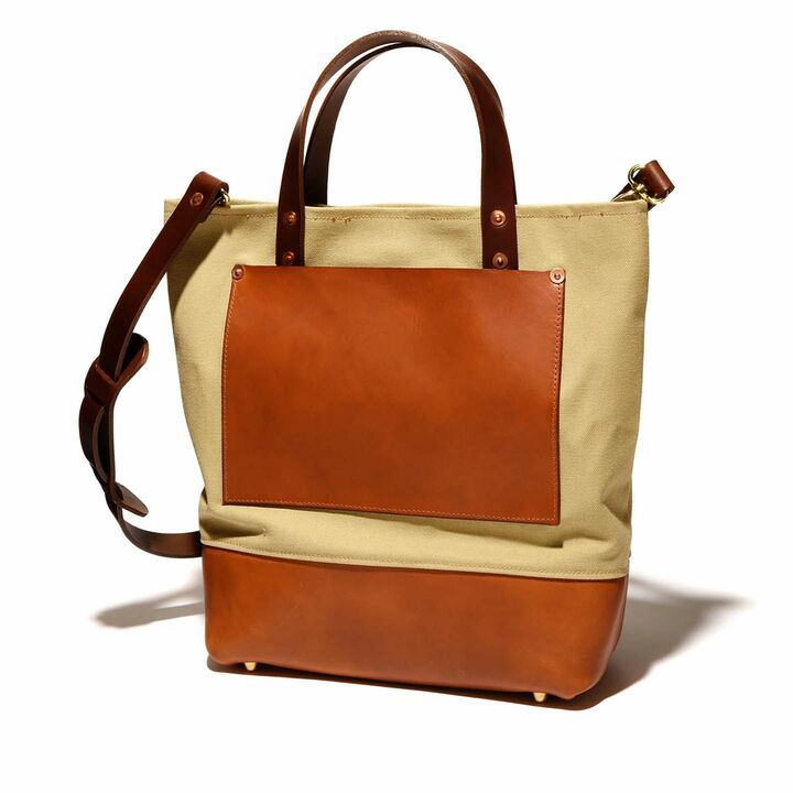 ［サイズ：高さ35×横幅42×14cm］バッグ￥50,600（エスディーアイ〈キングスレー ウォルターズ スタジオ〉）