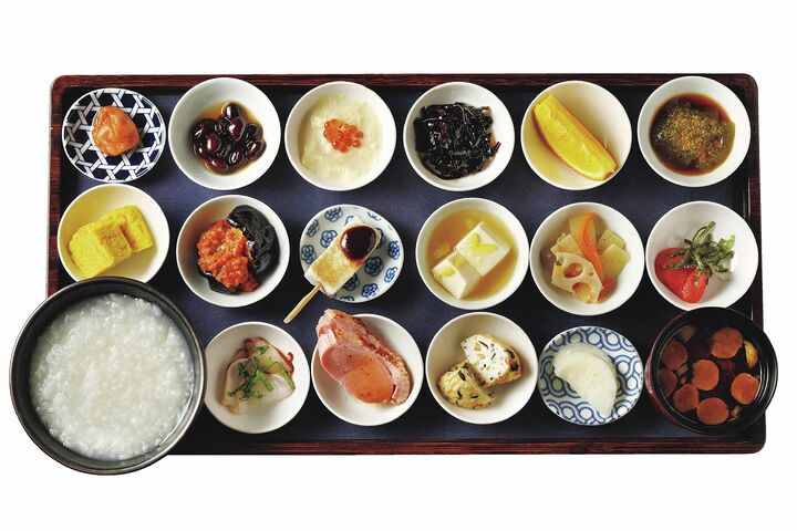「築地本願寺カフェ Tsumugi」の “18品の朝ごはん”