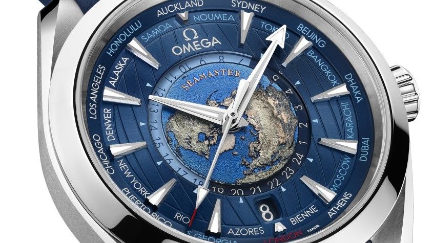 世界の主要都市がレッド(GMT)、シルバー(サマータイムは+1時間)またはライトブルー(サマータイムがない地域)でプリント。GMT+1の都市名は、よくあるパリではなく“ビエンヌ”を置いた。オメガ本社の所在地であり、日本人建築家・坂 茂(ばん しげる)の設計によるオメガ本社の建築も世界的に有名。