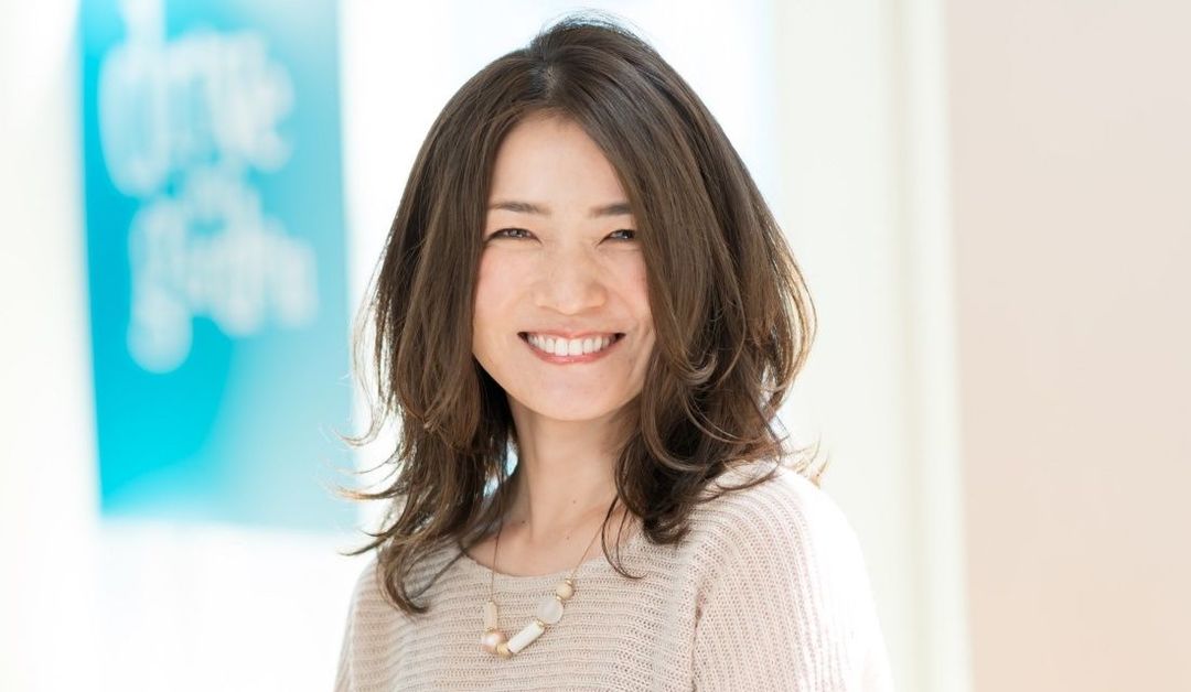 面長顔 ワンレングスは必見 ひと昔前の印象から卒業 その鍵はトップとサイドの エアリー感 Precious Jp プレシャス