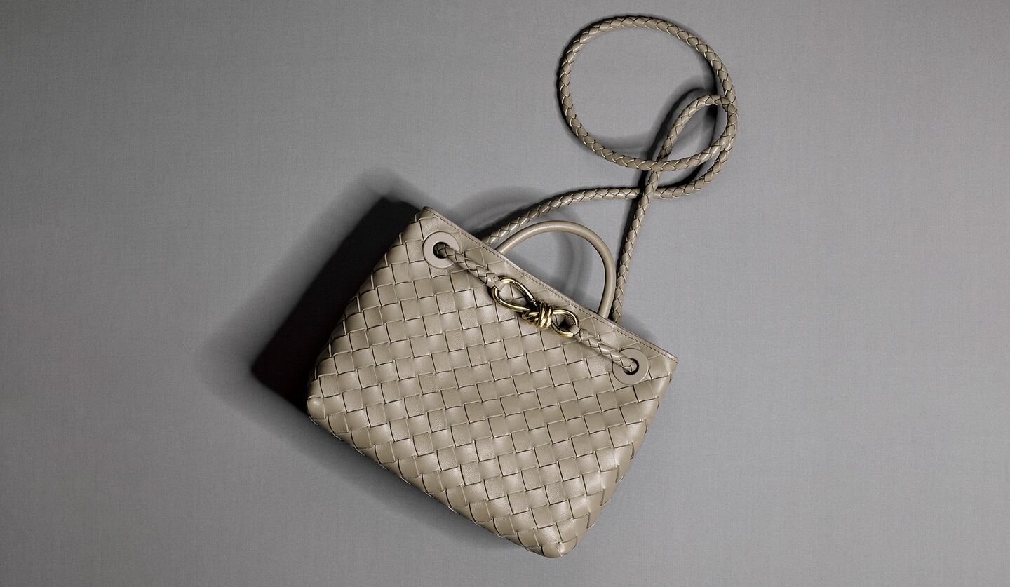 「ボッテガ・ヴェネタ」の『アンディアーモ』のバッグ