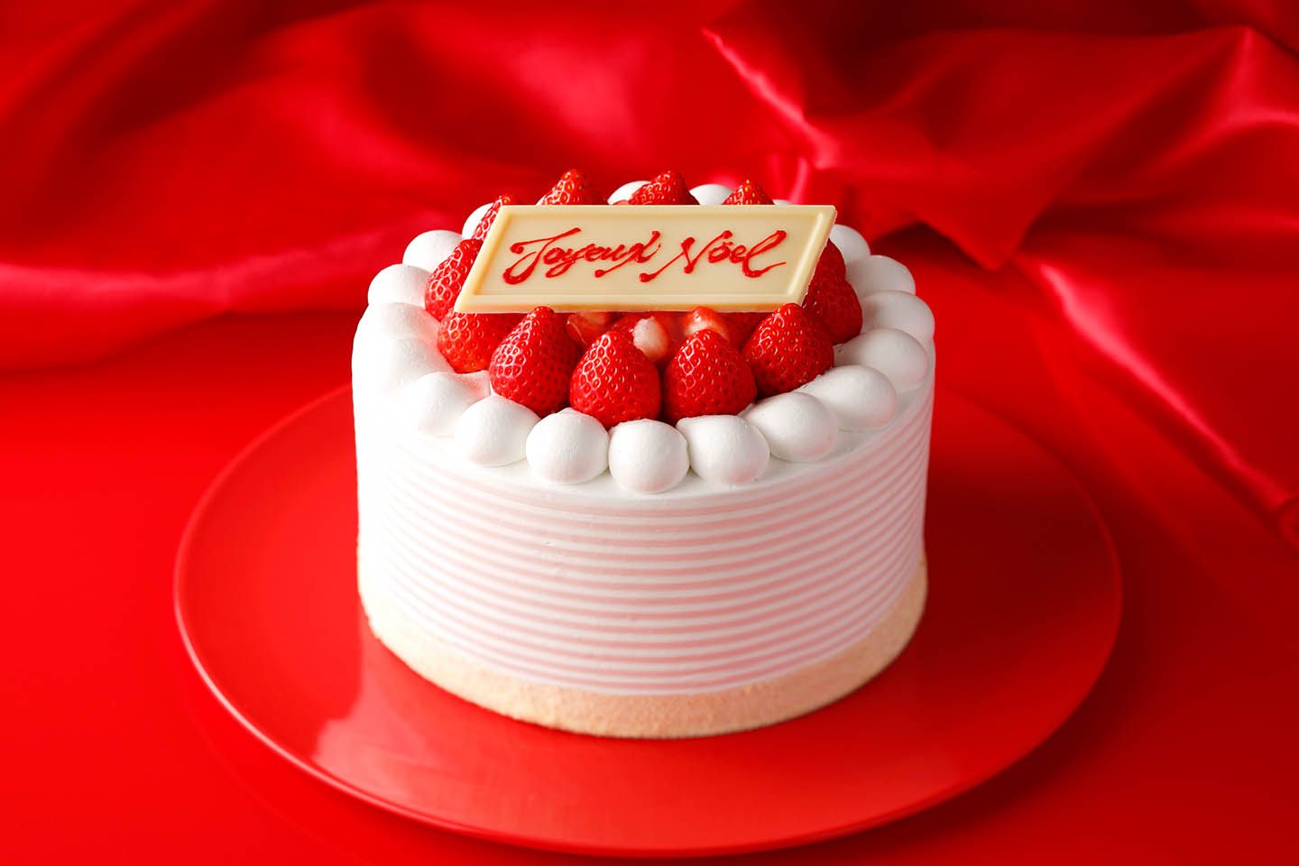 「エクストラスーパーあまおうショートケーキ」¥18,000(税抜)
