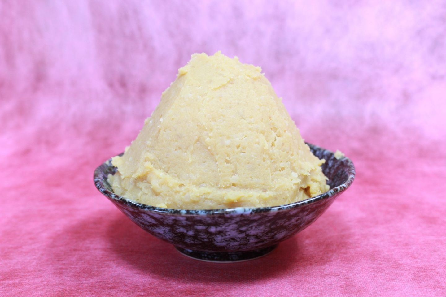 「神の力(無添加米みそ 800g)」¥37,800 ※桐箱と風呂敷に包んでのお届けとなります(限定10個)