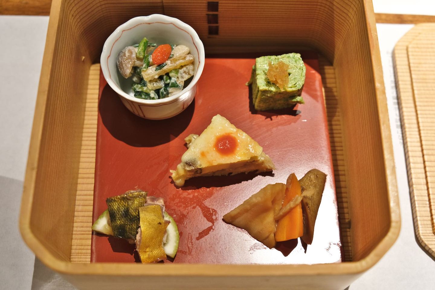 だしで有名な「茅乃舎」の原点!茅葺き屋根も見どころのレストラン「御料理 茅乃舎」実食レポート | Precious.jp(プレシャス)