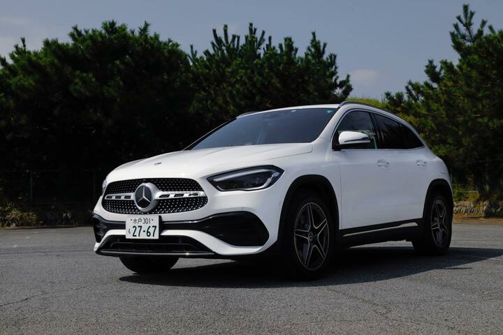 日本でも人気を博した先代よりも全高を100㎜以上高め、SUVの力強さも感じさせるようになった。