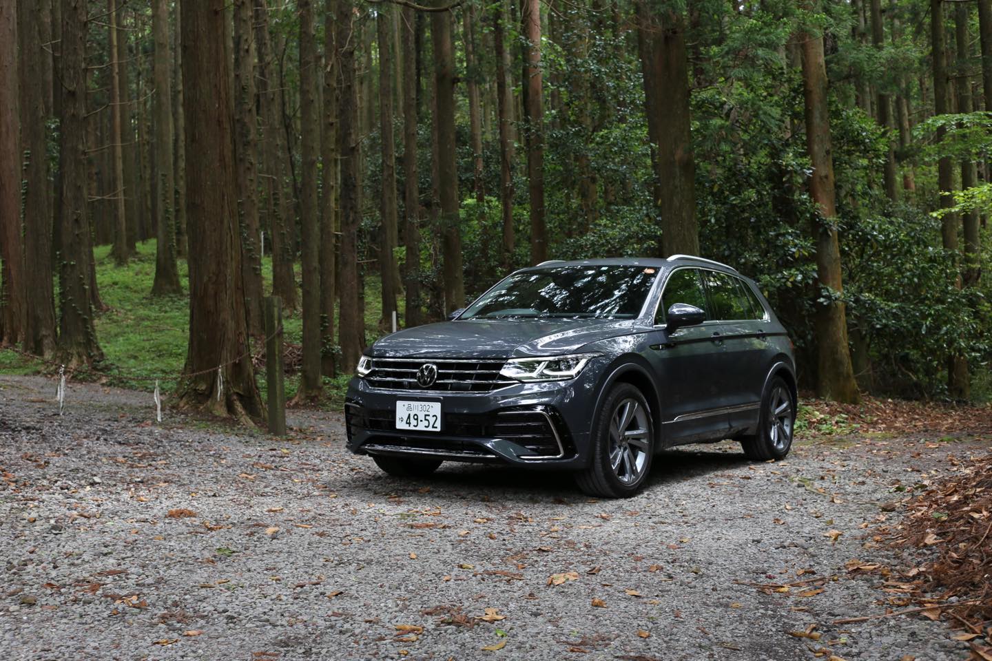 LEDマトリックスライトをヘッドランプに採用し、ハイビーム走行時も対向車や先行車を照射しない。