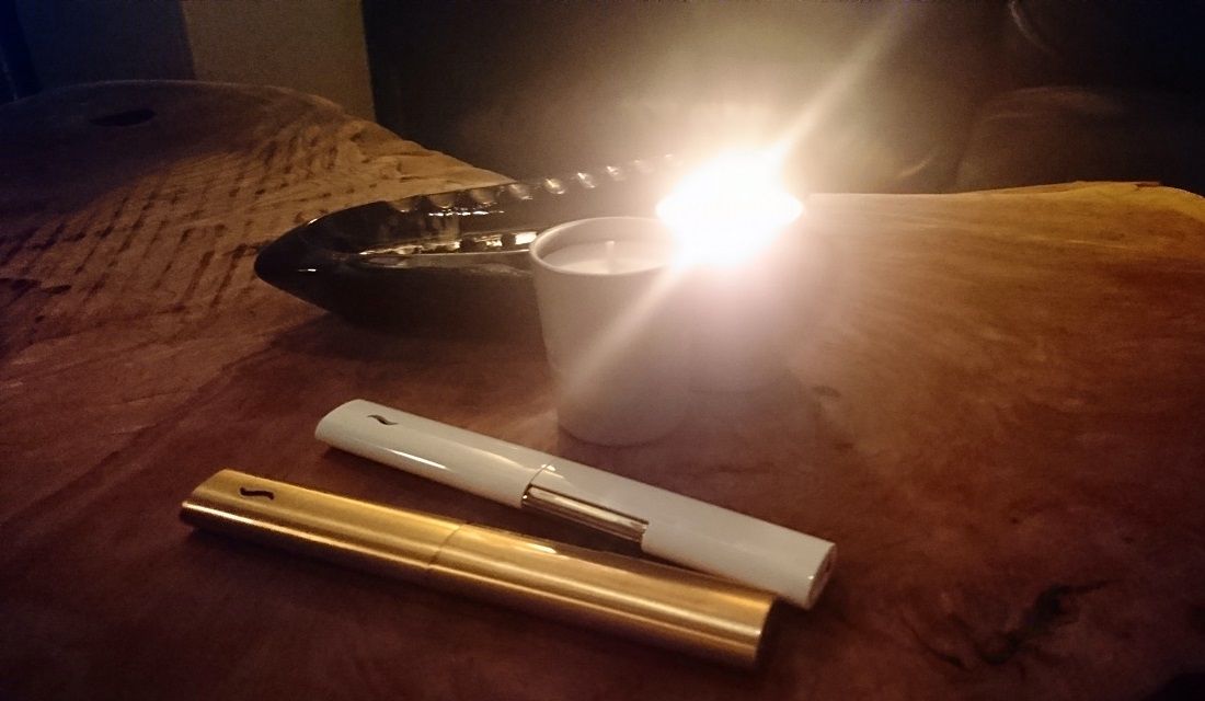 どんなインテリアにもエレガントに馴染む、魔法の杖。手に取ってみると、程よい重量感や滑らかな質感がたまりません。