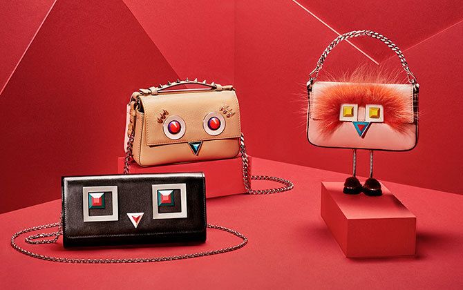 フェンディ(FENDI)から新しく登場した、不思議な魅力を持つ想像上の生物を模した「ヒプノタイズ(hypnoteyes)」コレクション。左/マイクロ バゲット¥196,000、中/参考商品、右/マイクロダブル バゲット¥196,000(すべて税抜)