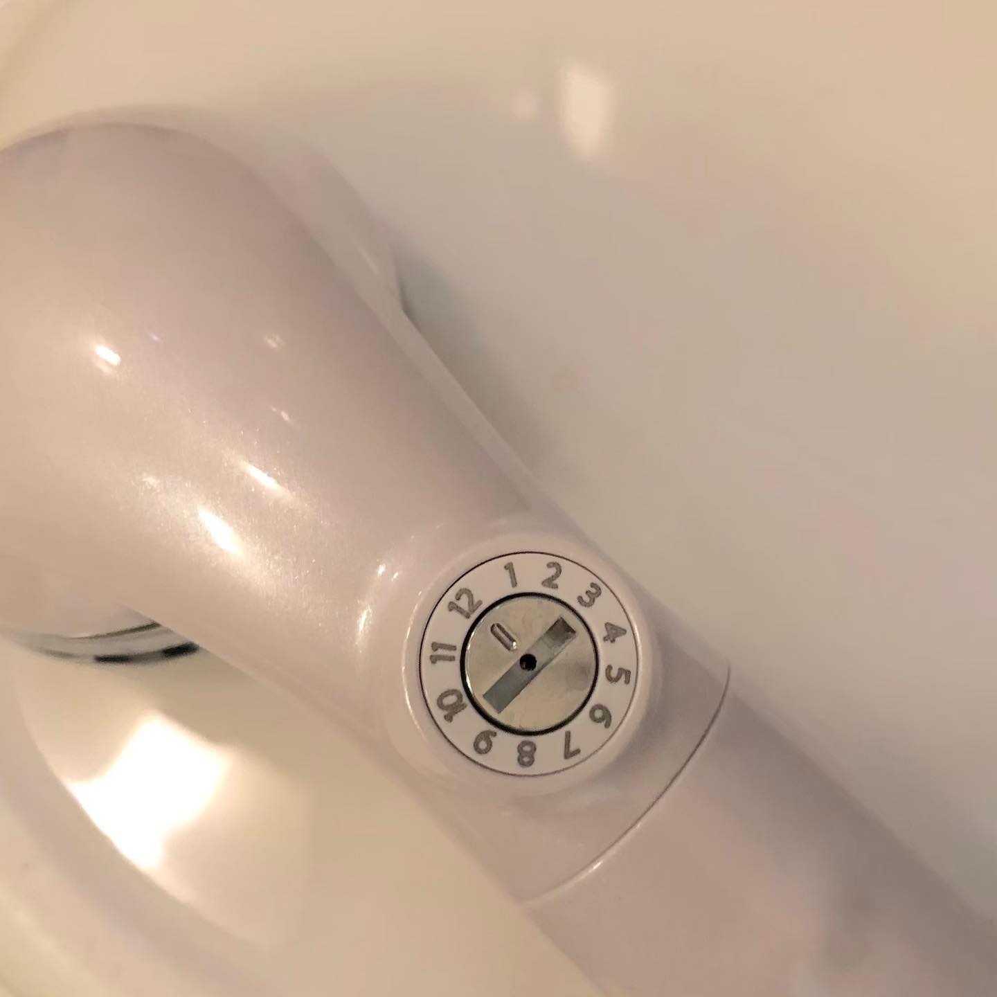 カートリッジを交換した月を記録しておくことができます。