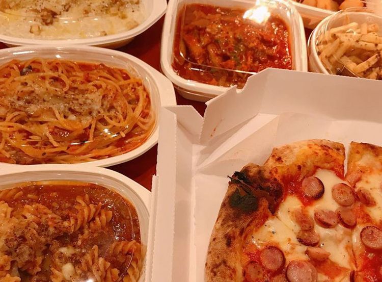 パスタやピザはそれぞれ3種類から選べます